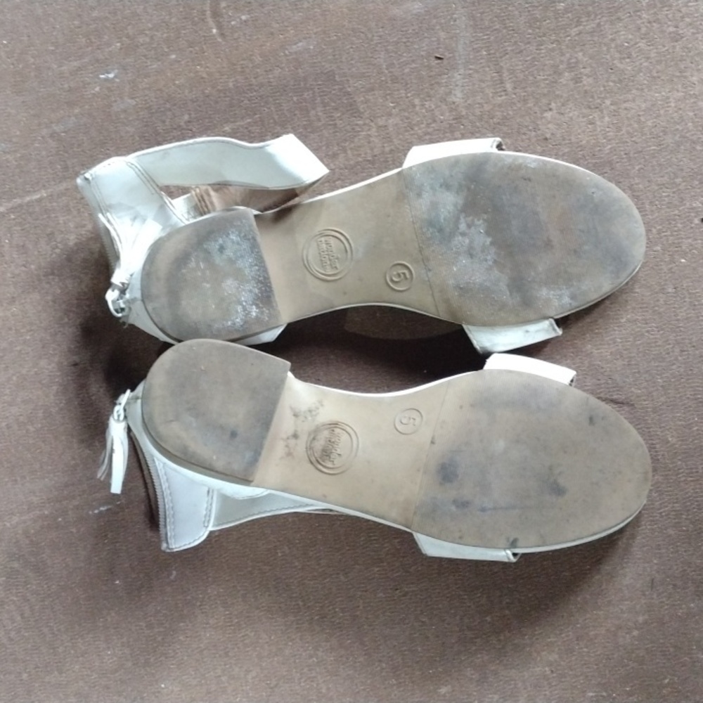 Shoes - Picture 2 of 3
